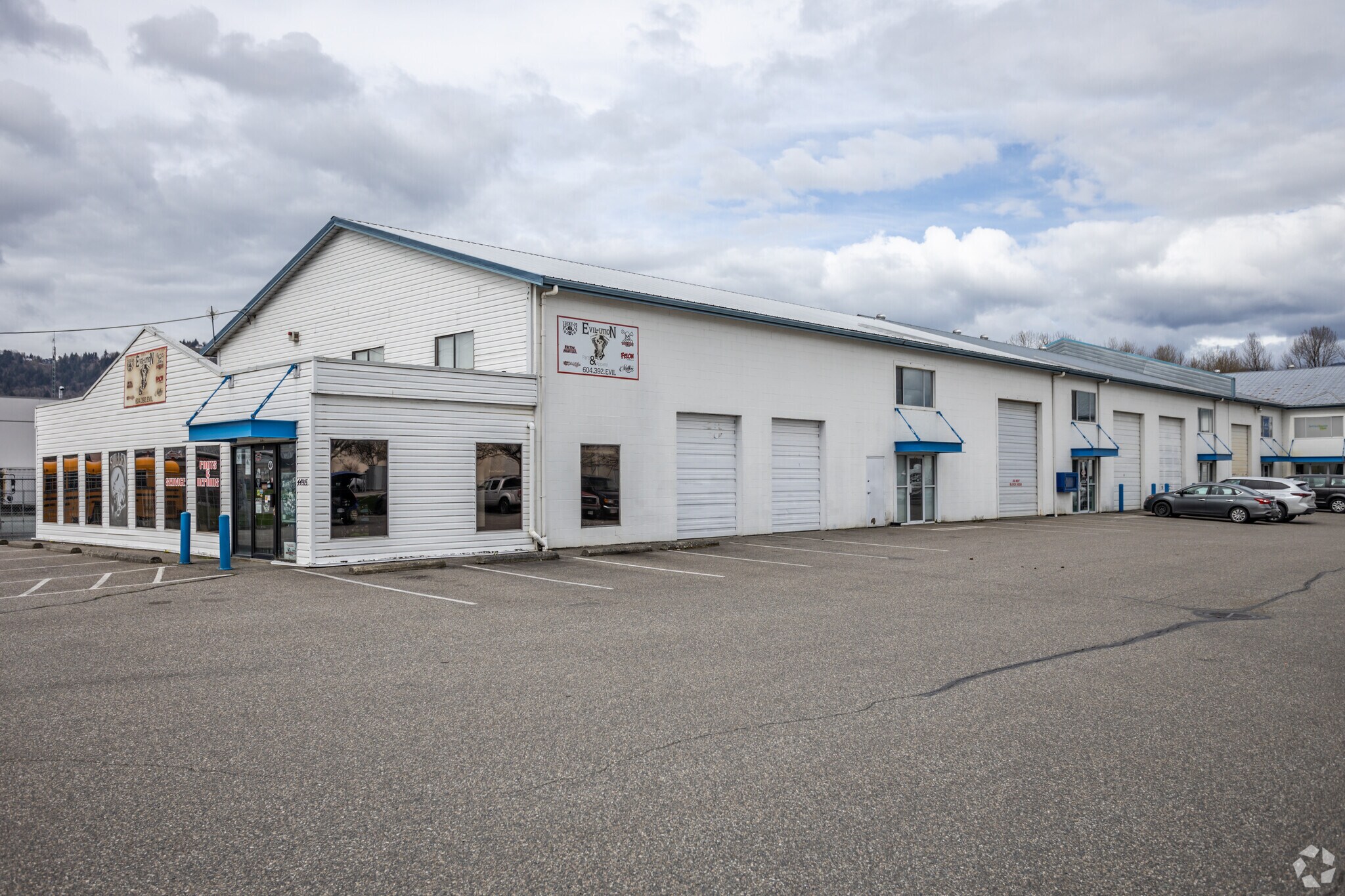 44915 Yale Rd, Chilliwack, BC à vendre Photo principale- Image 1 de 1