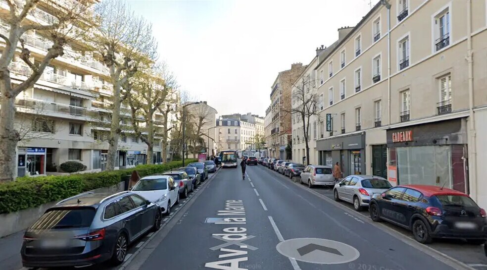 Commerce de détail dans Asnières-sur-Seine à vendre - Photo du bâtiment - Image 1 de 4