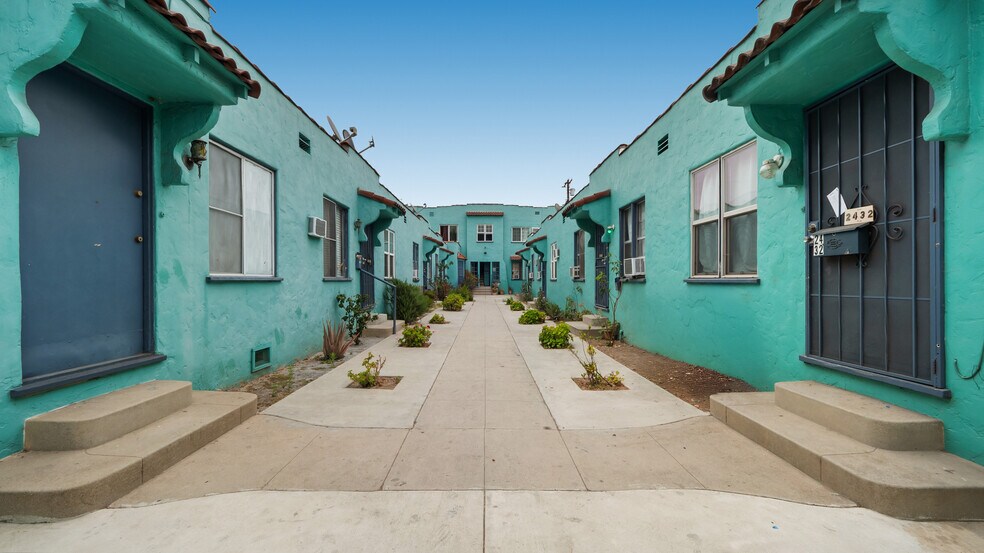 2432-2438 Daly St, Los Angeles, CA for sale - Building Photo - Image 2 of 11