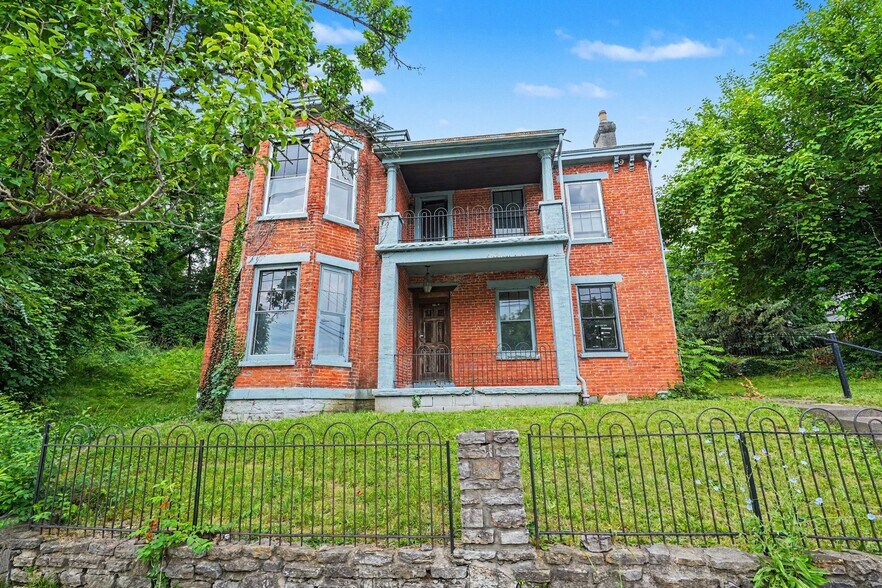 831 Highway Ave, Covington, KY à vendre - Photo du bâtiment - Image 1 de 18