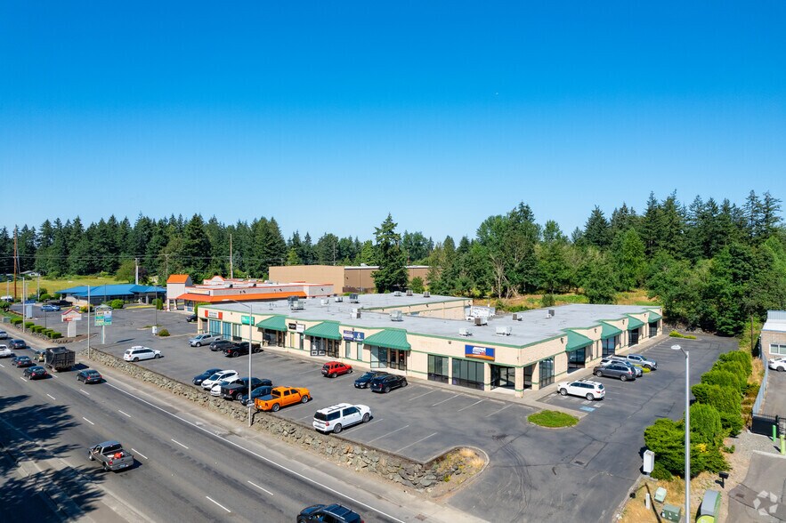 12815 Canyon Rd E, Puyallup, WA à louer - Photo du bâtiment - Image 3 de 7