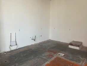 11215-11389 Long Beach Blvd, Lynwood, CA à louer Photo intérieure- Image 2 de 7