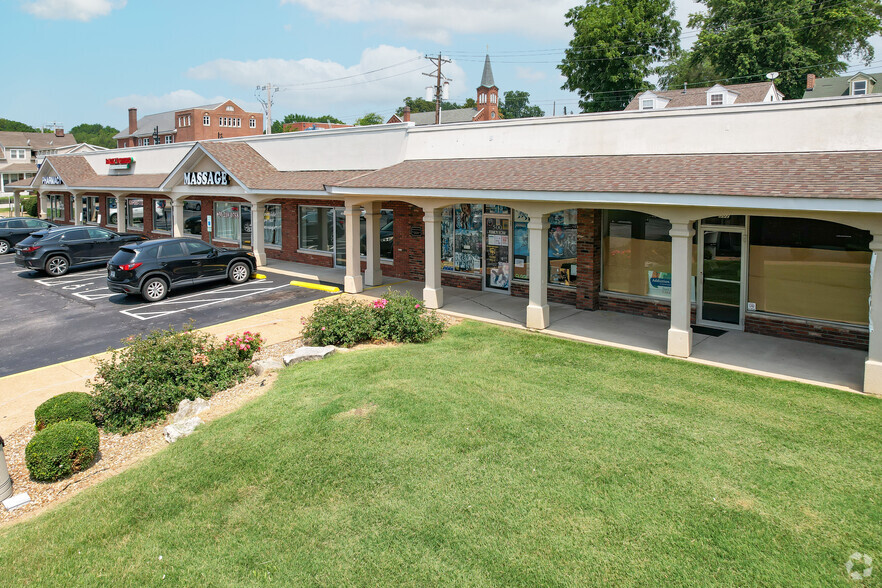 500-520 S 5th St, Saint Charles, MO à louer - Photo du bâtiment - Image 2 de 3