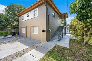 Plus de détails pour 940 Charles St, West Palm Beach, FL - Multi-résidentiel à vendre