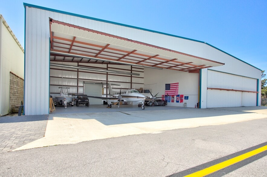 1001 Airport Rd, Destin, FL for sale - Building Photo - Image 1 of 29