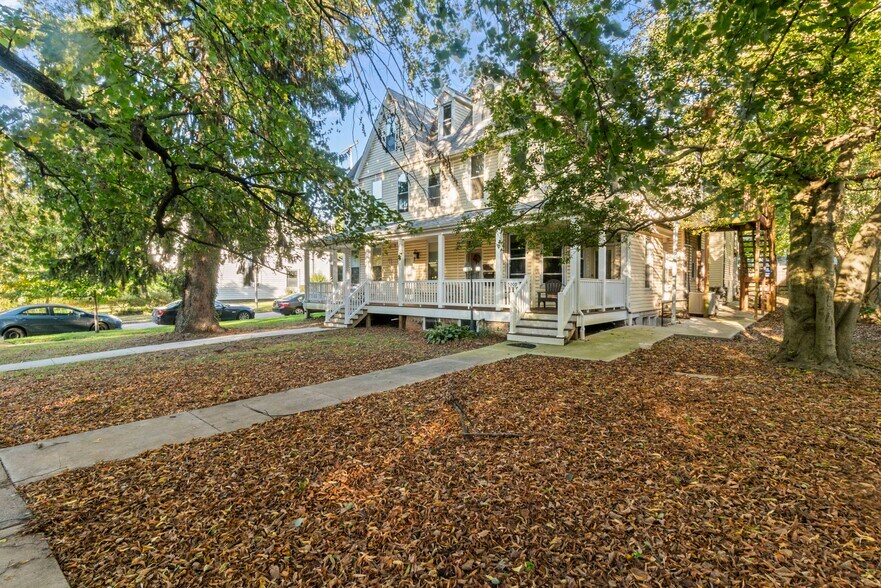 5009 Roland Ave, Baltimore, MD à vendre - Photo principale - Image 1 de 31