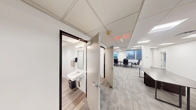 156-160 E Market St, Indianapolis, IN for lease Interior Photo- Image 2 of 6