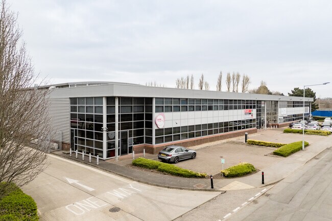 More details for 686-689 Stirling Rd, Slough - Industrial for Lease