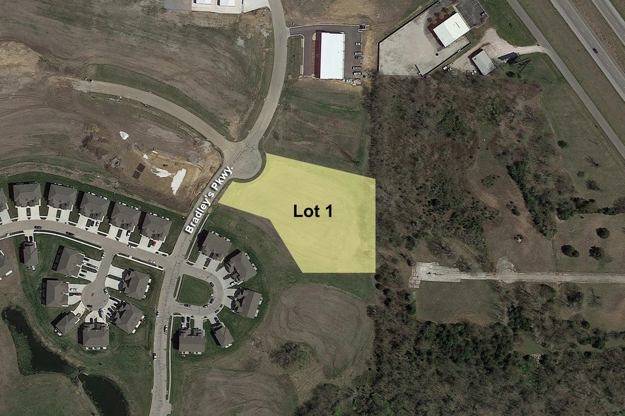 Bradley's Pkwy, Peculiar, MO for sale - Primary Photo - Image 1 of 1