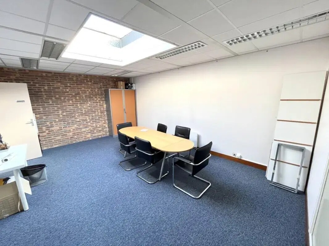 Saint-Germain En Laye, Saint-Germain-en-Laye 78100 - Unit 1 - - Interior Photo - Image 1 of 3