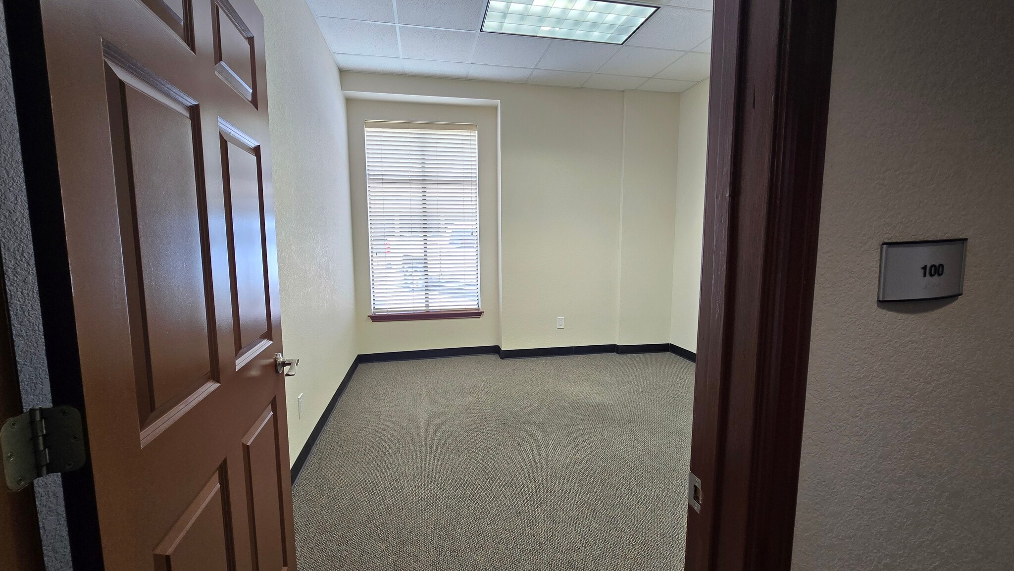 1 E Central Ave, Temple, TX for lease Interior Photo- Image 1 of 2