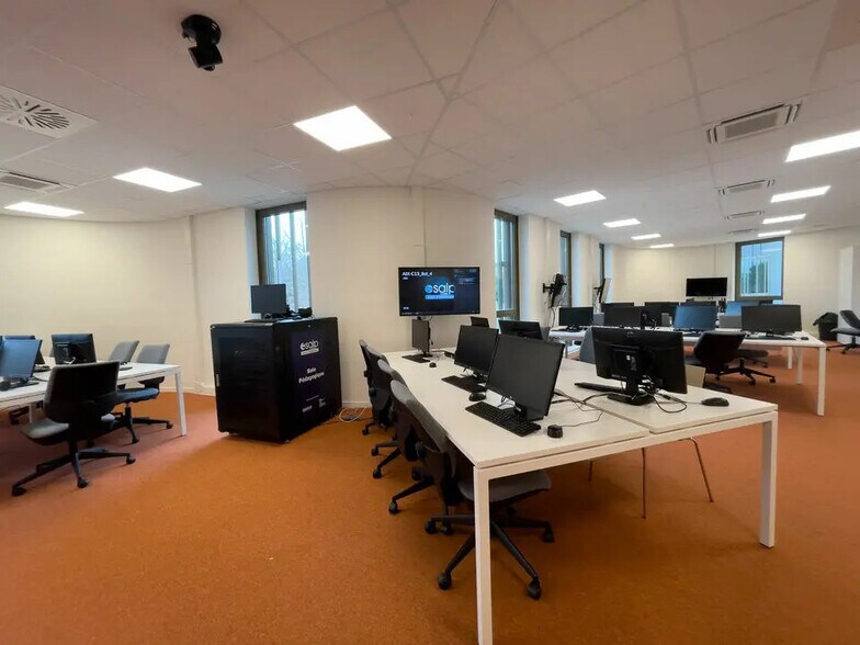 Bureau dans Aix-en-Provence à louer - Photo intérieure - Image 3 de 14