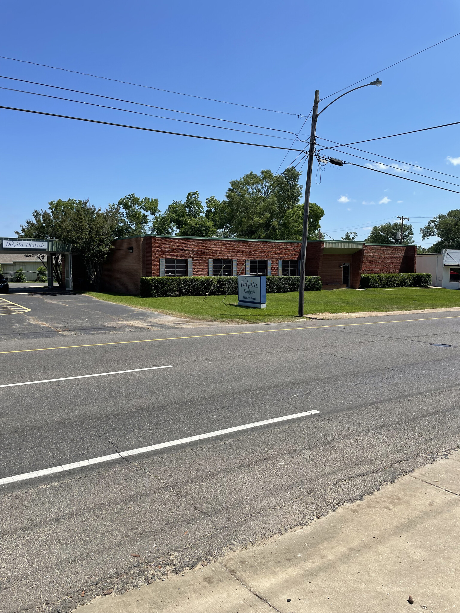 239 E 1st St, Deridder, LA for lease Building Photo- Image 1 of 4