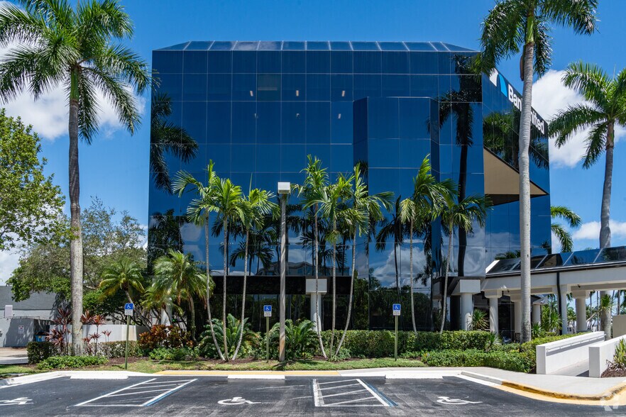 5295 Town Center Rd, Boca Raton, FL à louer - Photo du bâtiment - Image 2 de 6