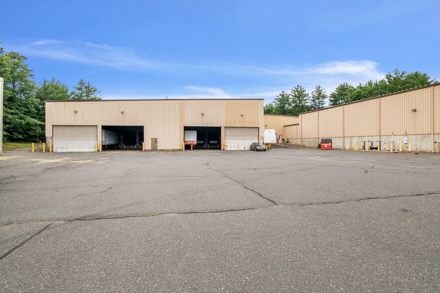 14 Industrial Dr W, South Deerfield, MA à vendre - Photo du bâtiment - Image 3 de 16