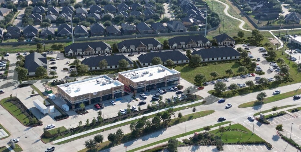 27123 Fulshear Bend Dr, Fulshear, TX for lease - Building Photo - Image 3 of 6