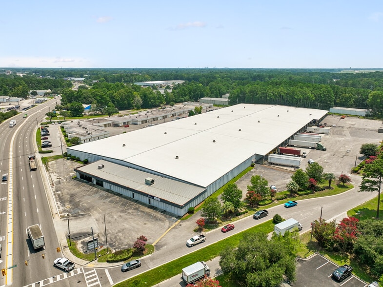 3191 Ashley Phosphate Rd, North Charleston, SC for lease - Building Photo - Image 1 of 4