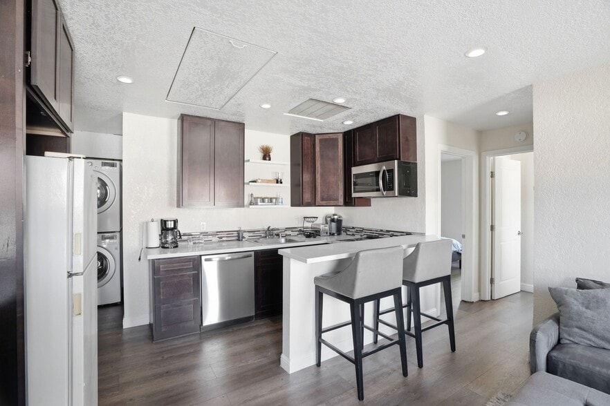 1131 Luchessi Dr, San Jose, CA for sale - Building Photo - Image 3 of 18