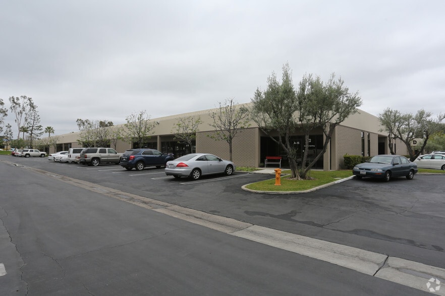 23011 Moulton Pky, Laguna Hills, CA for lease - Building Photo - Image 3 of 7