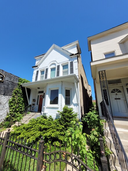 1915 Asbury Ave, Evanston, IL à vendre - Photo du bâtiment - Image 1 de 6