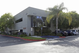 17526 Von Karman Ave, Irvine, CA à louer Photo principale- Image 1 de 10