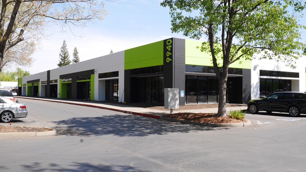 9828 Business Park Dr, Sacramento, CA à louer - Photo du bâtiment - Image 3 de 23