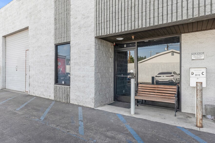 8010 Wheatland Ave, Sun Valley, CA à vendre - Photo du bâtiment - Image 3 de 44