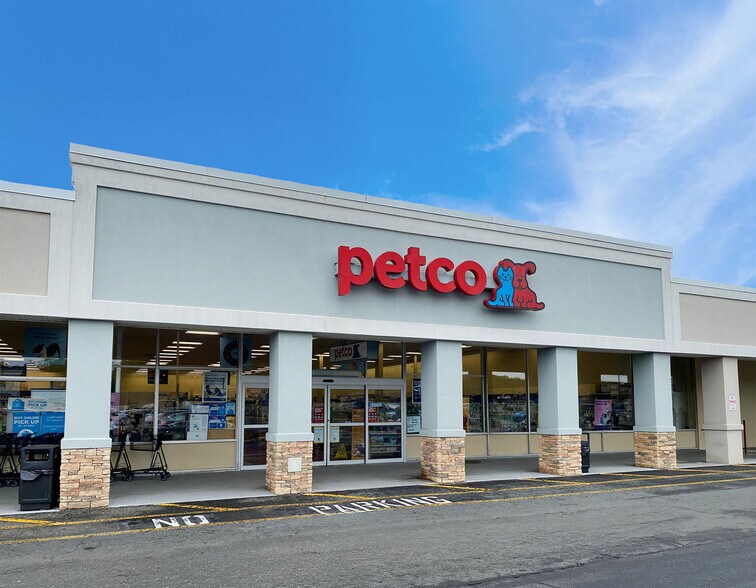 700-800 Queen St, Southington, CT à louer - Photo du bâtiment - Image 2 de 8