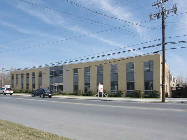 Plus de détails pour 3405 N 6th St, Harrisburg, PA - Coworking à louer