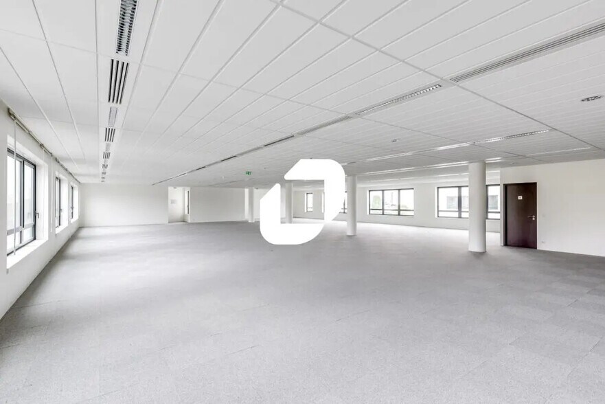 Office in Rosny-sous-Bois for lease - Interior Photo - Image 2 of 13