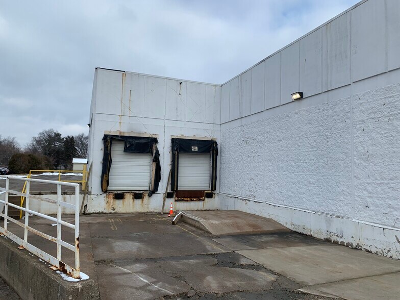 5205 22nd Ave, Moline, IL à vendre - Photo du bâtiment - Image 2 de 3