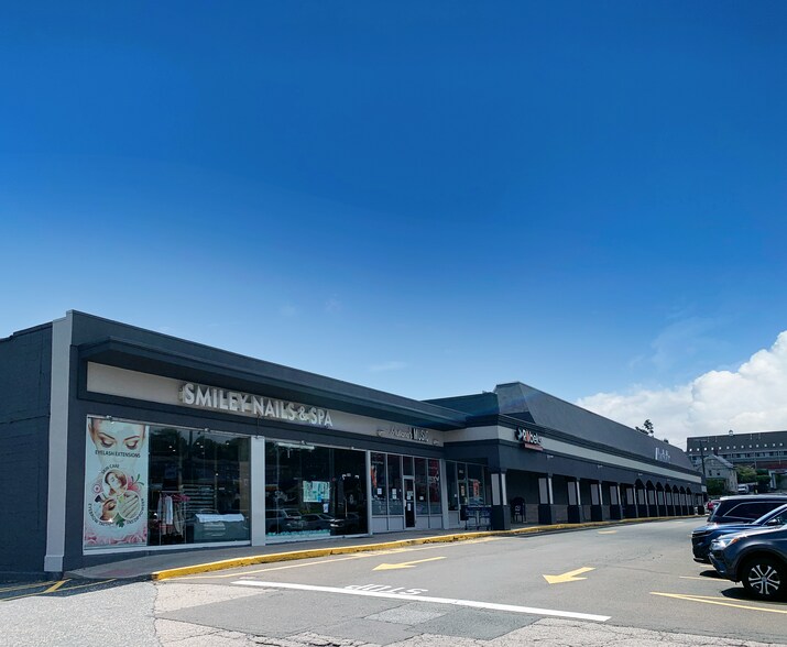 390 Westport Ave, Norwalk, CT à louer - Photo du bâtiment - Image 2 de 5