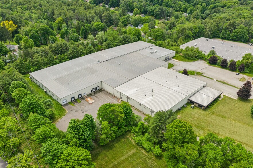 368 Ella Grasso Ave, Torrington, CT à vendre - Photo du bâtiment - Image 3 de 17