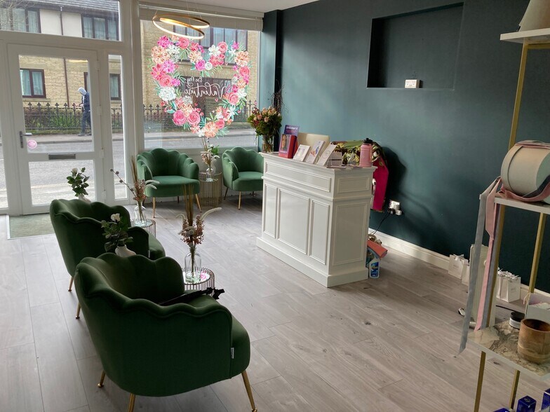 70-72 Sheffield Rd, Hoyland à vendre - Photo intérieure - Image 3 de 5