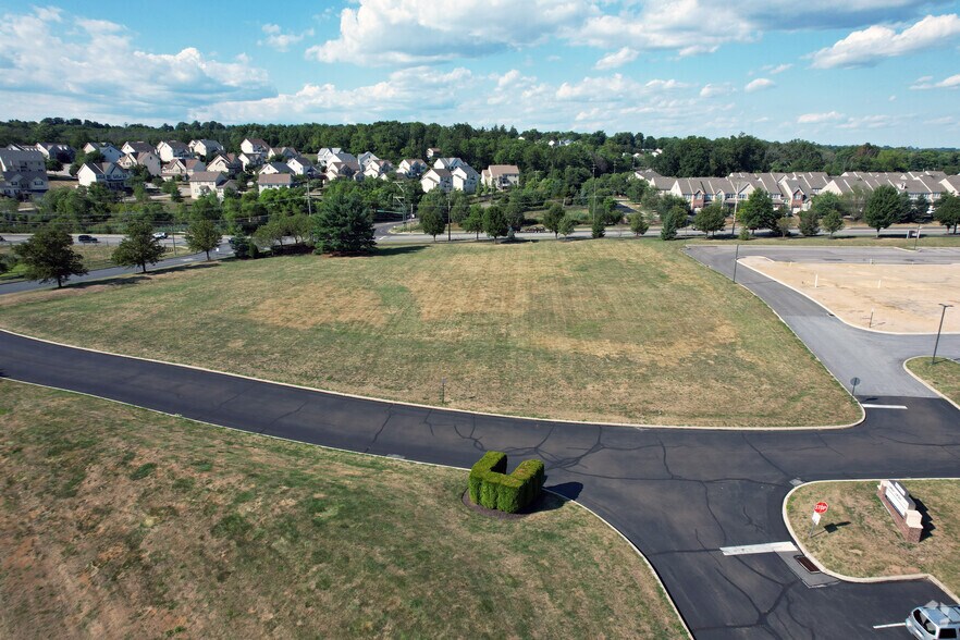 W Germantown Pike, East Norriton Township, PA à louer - Photo du bâtiment - Image 3 de 4