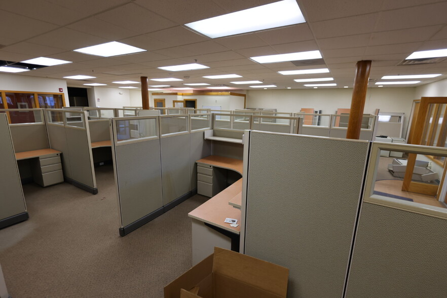 913-915 Western Ave, Pittsburgh, PA for sale - Building Photo - Image 2 of 20