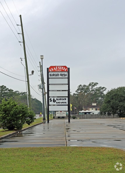 804 Gladstell Rd, Conroe, TX for lease - Building Photo - Image 3 of 4