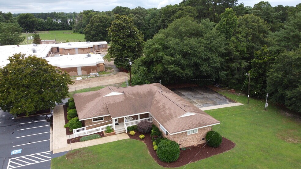 320 W Ransom St, Fuquay-Varina, NC à louer - Aérien - Image 3 de 8