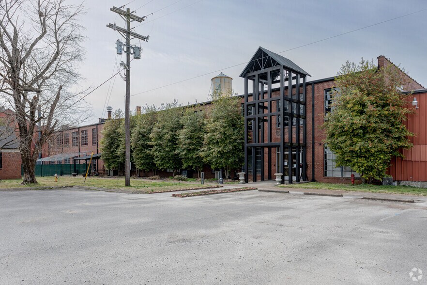 300 N Maple St, Lebanon, TN à vendre - Photo du bâtiment - Image 3 de 12