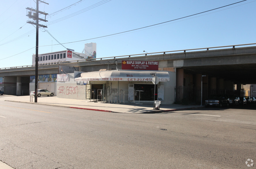 590 E 16th St, Los Angeles, CA for lease - Primary Photo - Image 2 of 15