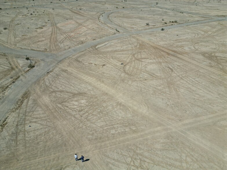 2086 Loop Dr, Salton City, CA for sale - Building Photo - Image 1 of 4