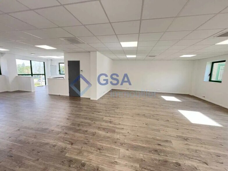 Bureau dans Viry-Châtillon à louer - Photo intérieure - Image 3 de 5