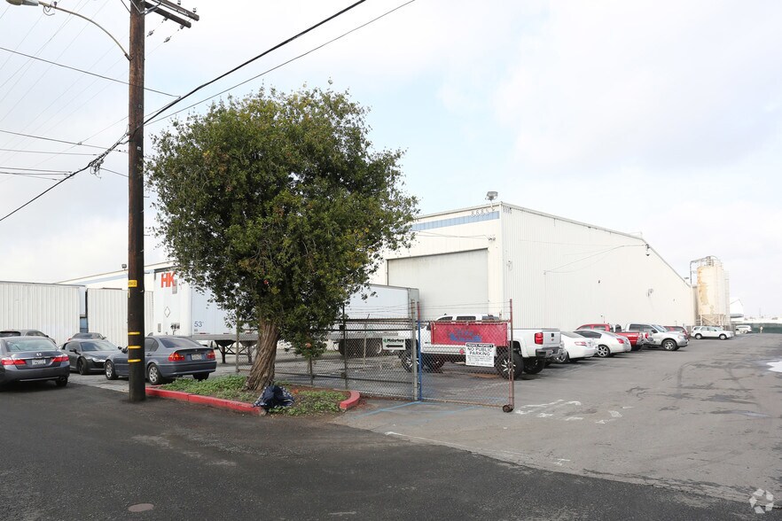 8685 Bowers Ave, South Gate, CA à louer - Photo principale - Image 3 de 5