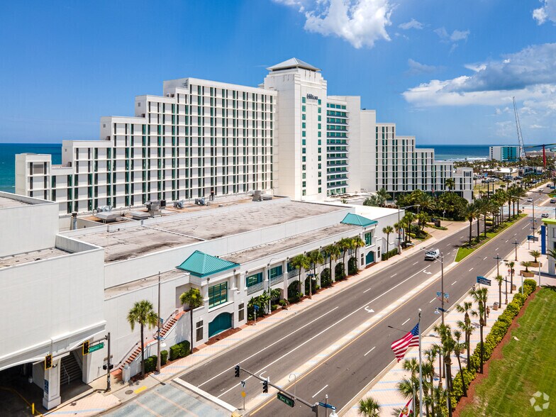 100 N Atlantic Ave, Daytona Beach, FL à louer - Photo du bâtiment - Image 3 de 7