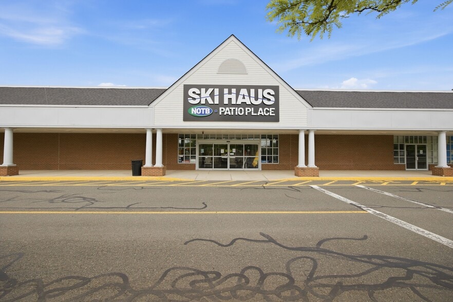 2 Elm St, Woburn, MA for lease - Building Photo - Image 2 of 10