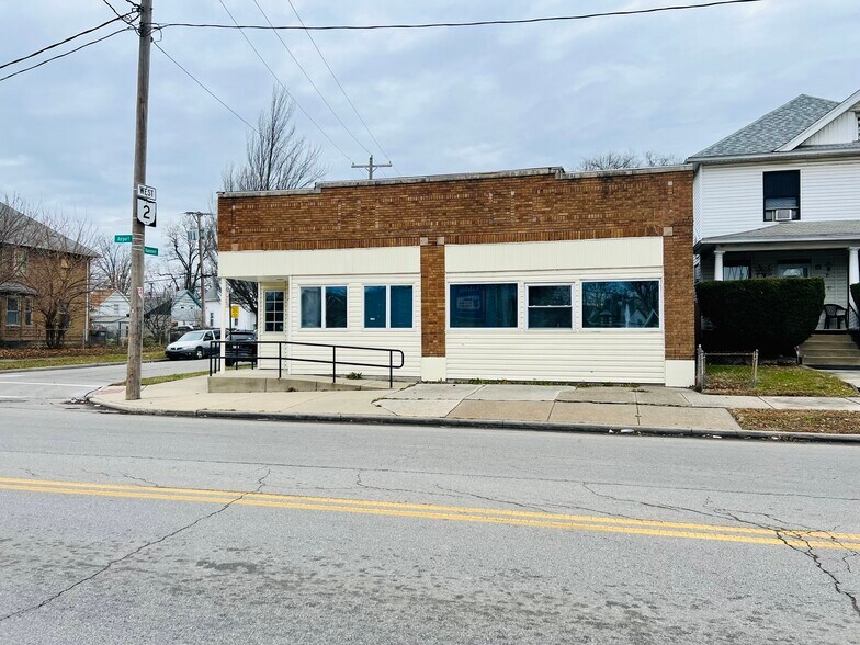 1938 Airport Hwy, Toledo, OH à vendre - Photo du bâtiment - Image 2 de 34
