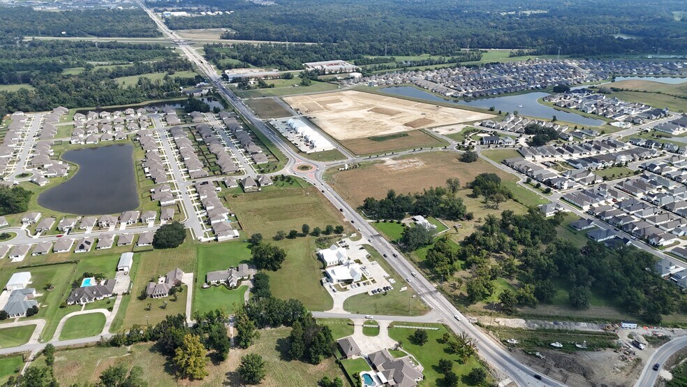 Hwy 44, Gonzales, LA à vendre - Photo du bâtiment - Image 2 de 4