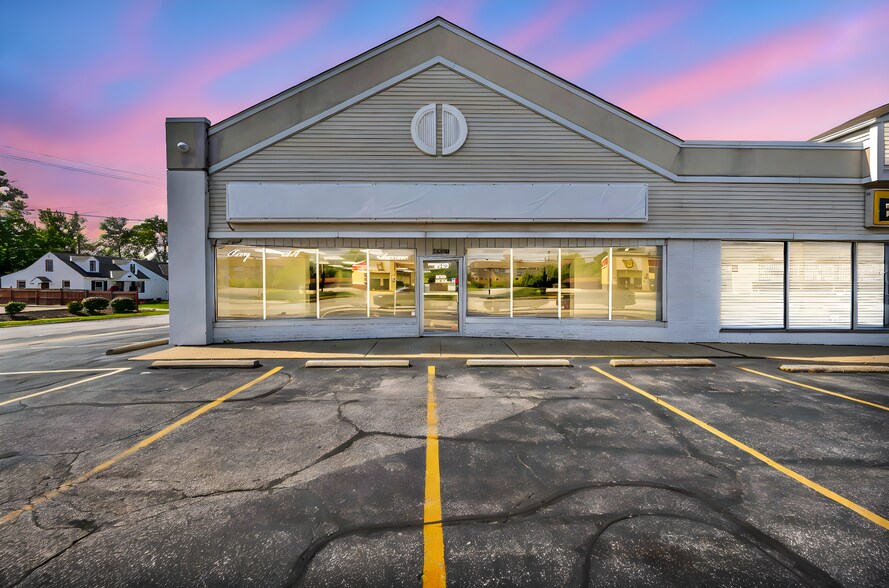 5220-5250 Northfield Rd, Maple Heights, OH à louer - Photo du bâtiment - Image 1 de 12