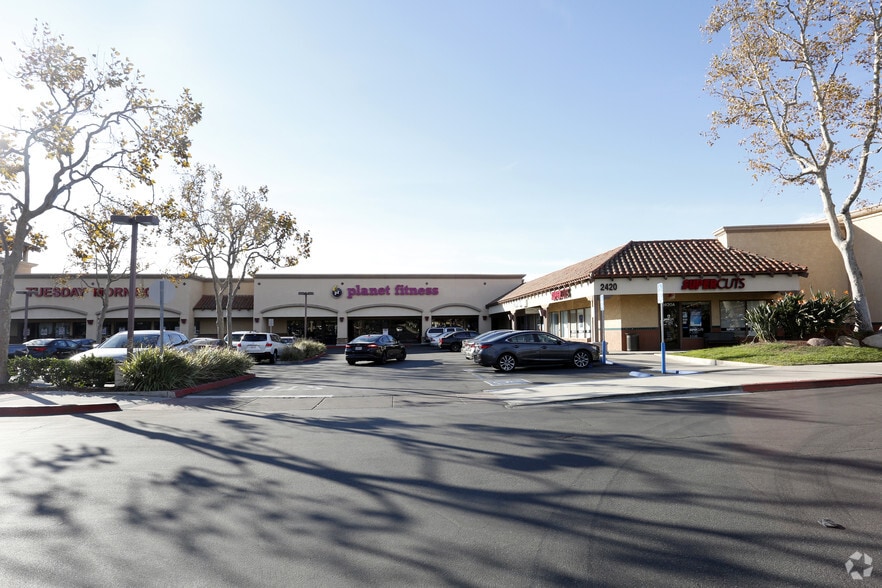 2400-2640 Las Posas Rd, Camarillo, CA for lease - Primary Photo - Image 2 of 9