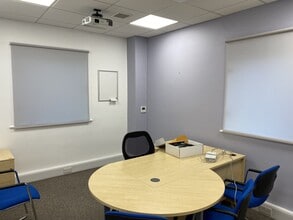 1-4 Diamond Way, Stone for lease Interior Photo- Image 2 of 2